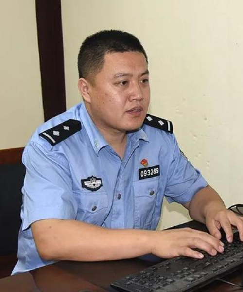 励志女汉子语录，坚韧、拼搏与成就
